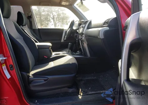 2015 Toyota 4Runner Sr5 z USA, uszkodzony, nr VIN JTEBU5JR6F5226042